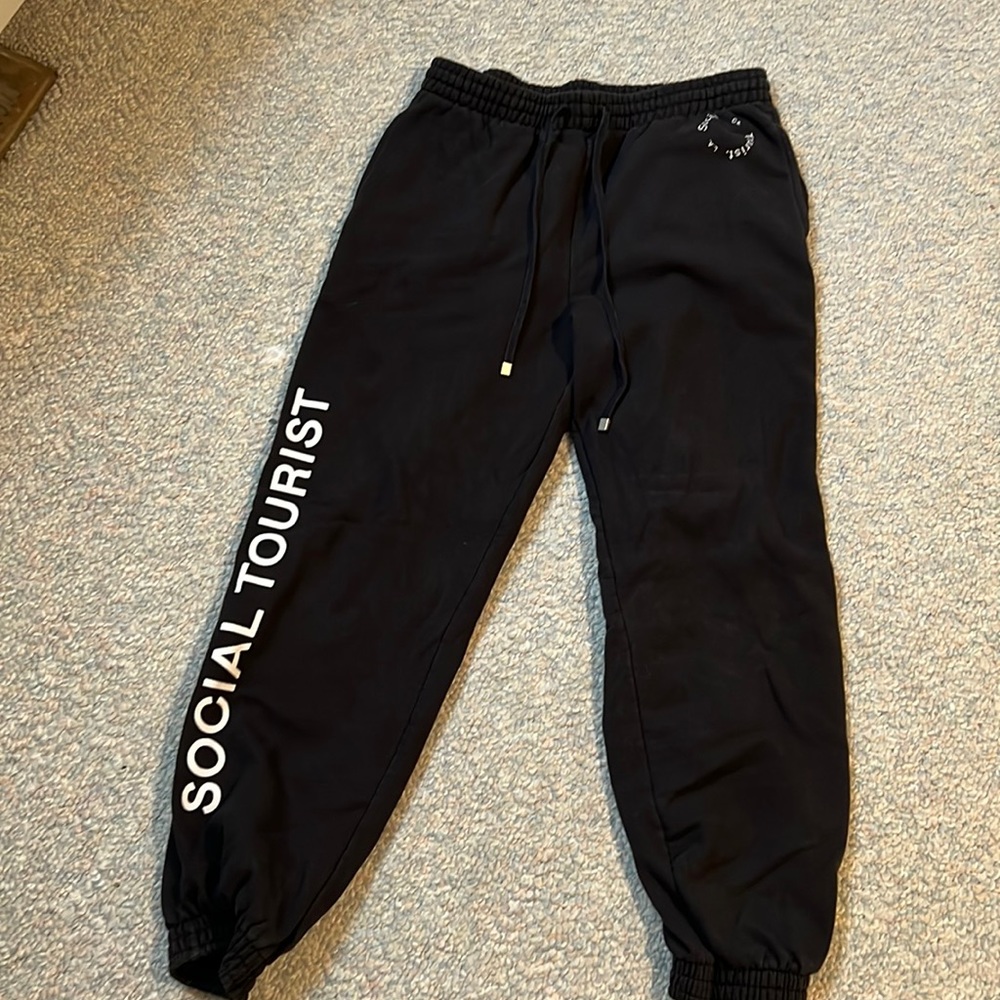 Hollister women’s social tourist logo sweatpants size M